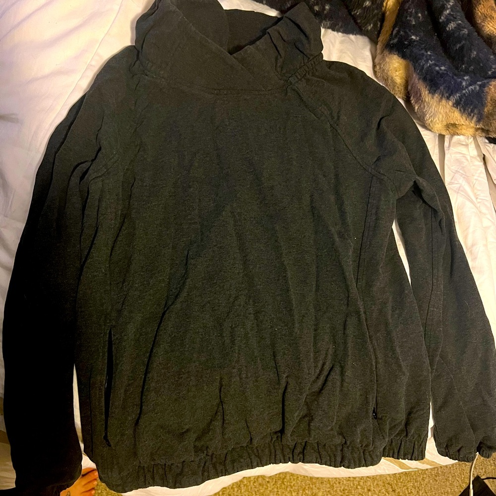 Lululemon mock neck pullover sweater size 8